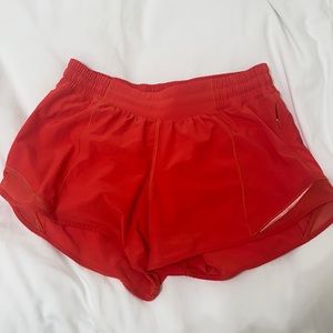 Lululemon Hotty Hot low rise shorts size 8